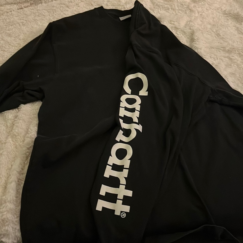 Medium carhart long sleeve